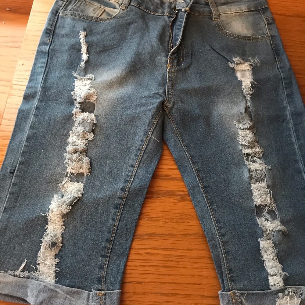 Denim distressed knee length jeans